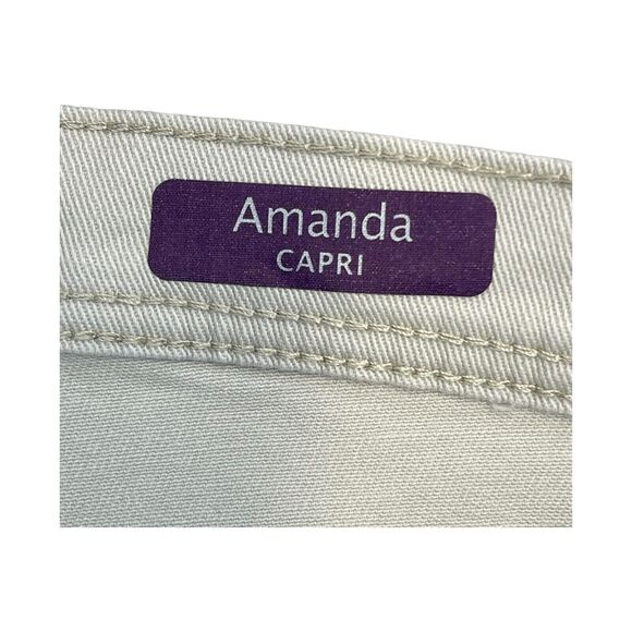 Gloria Vanderbilt Amanda Capri Jeans Womens 18 Ivory Cotton Stretch Belted Waist - Picture 7 of 8